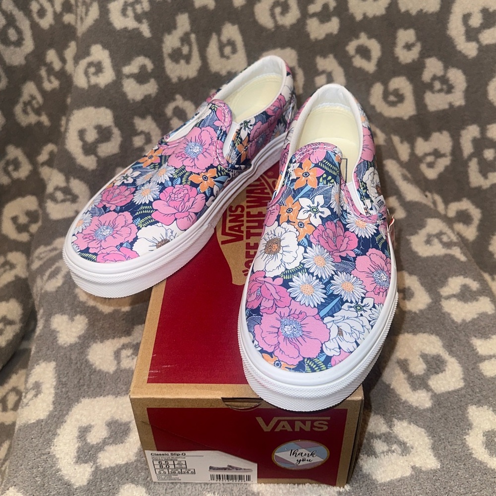 Vans Classic  Slip-On Sneakers 😍 In Retro Floral/Multi True White 😍😍 New 🩷🩷 - Picture 8 of 17